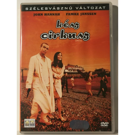 Kész cirkusz - John Hannah, Famke Janssen